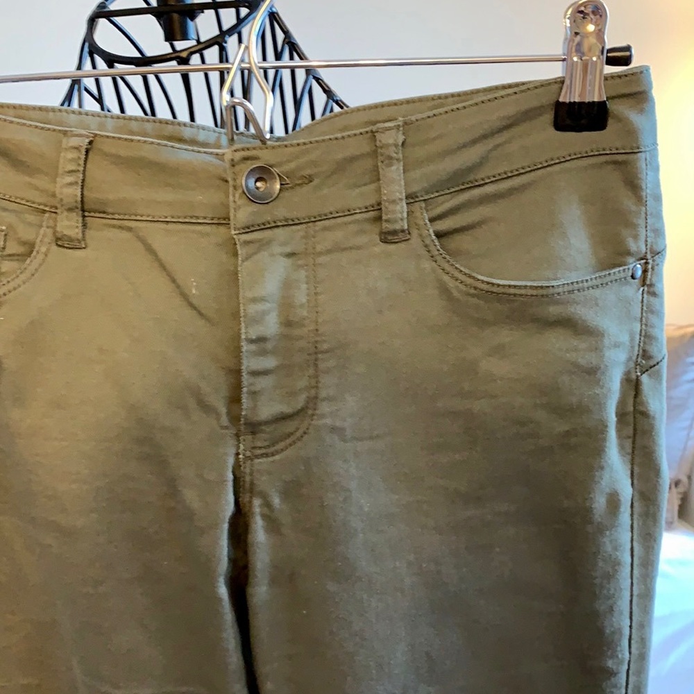 Kaki skinny pants